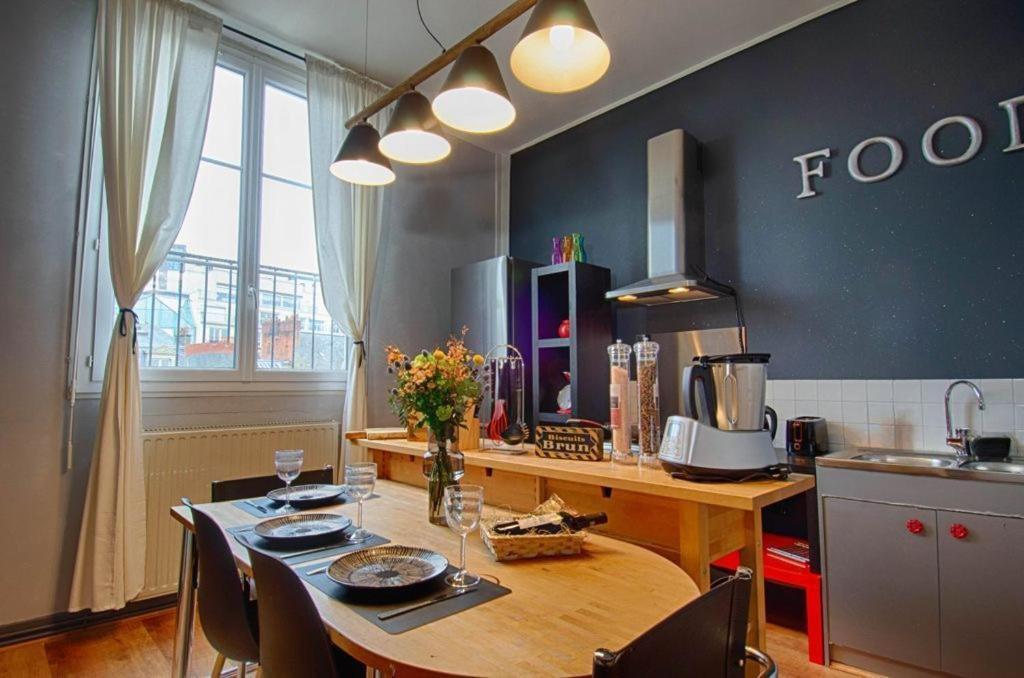 Sweet Nina Jazz Appartement Pour 5 Voyageurs, Situe A La Place De La Republique, Avec Parking Et Lit Queen Size Le Mans Exterior foto